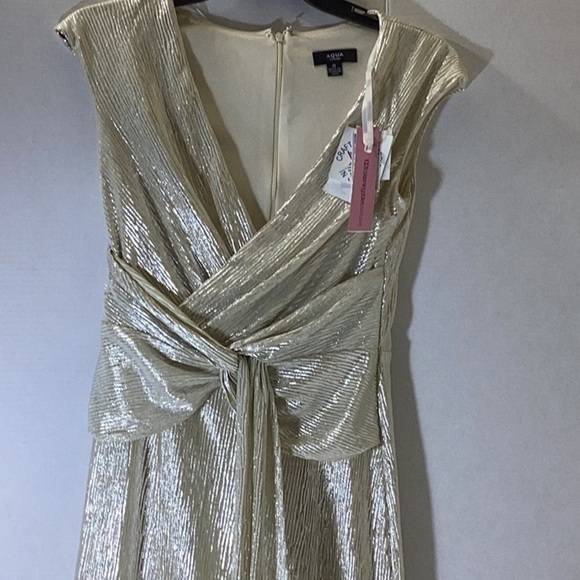 AQUA
Metallic Cap Sleeve Gown - 100% Exclusive - Picture 5 of 9